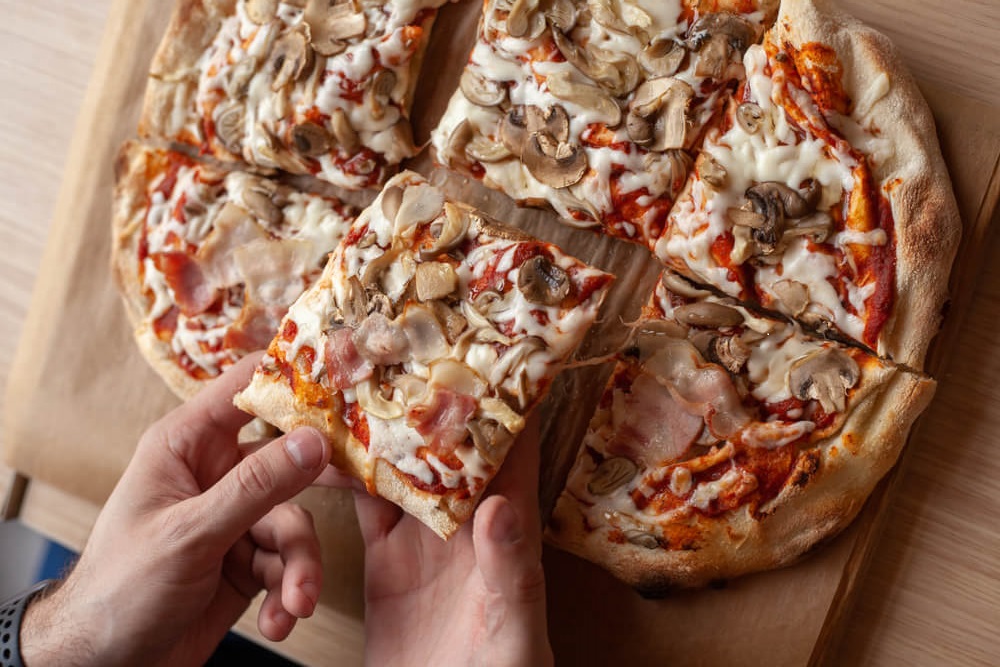 Cheesy-pizza-squares-Recipe